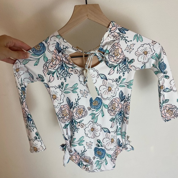 New Flower girls rash guard - Picture 2 of 5